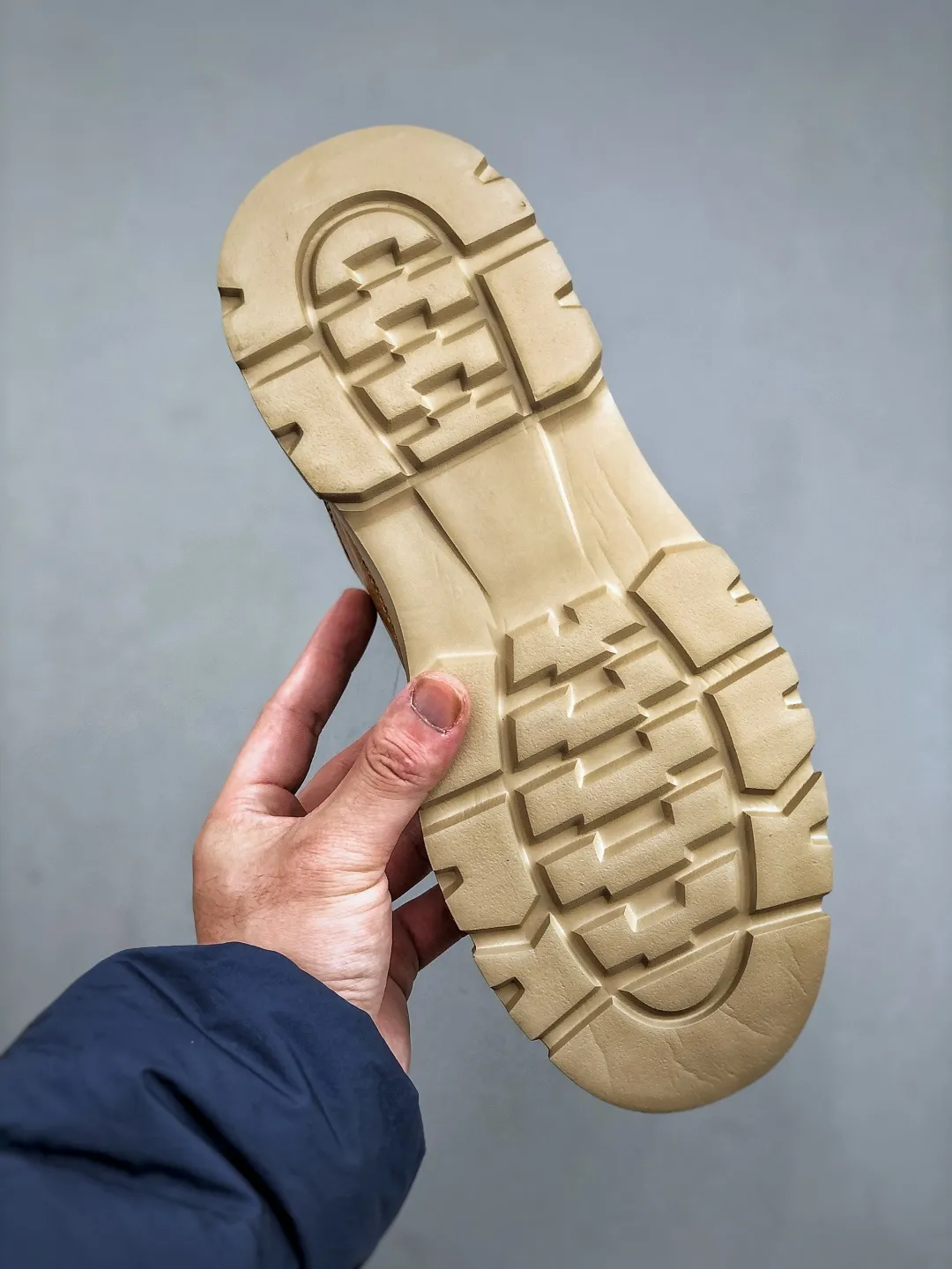 Local pickup 💰 520 supports store Timberland/Timberland classic 25ss new low-top (plus velvet) classic re-creation, brand new upgrade, Guangdong factory quality, original box and original packaging. The fabric is made of Italian 🇮🇹 top frosted mesh. It is paired with anti-odor and anti-corrosion genuine leather latex insoles to give you a perfect wearing experience. High-quality and durable, a must-have for sportsmen. Specially designed to handle handsomeness. High-quality and first-class foot feel. Exclusive supply Official item number: TB23066 Size: 39 40 41 42 43 44